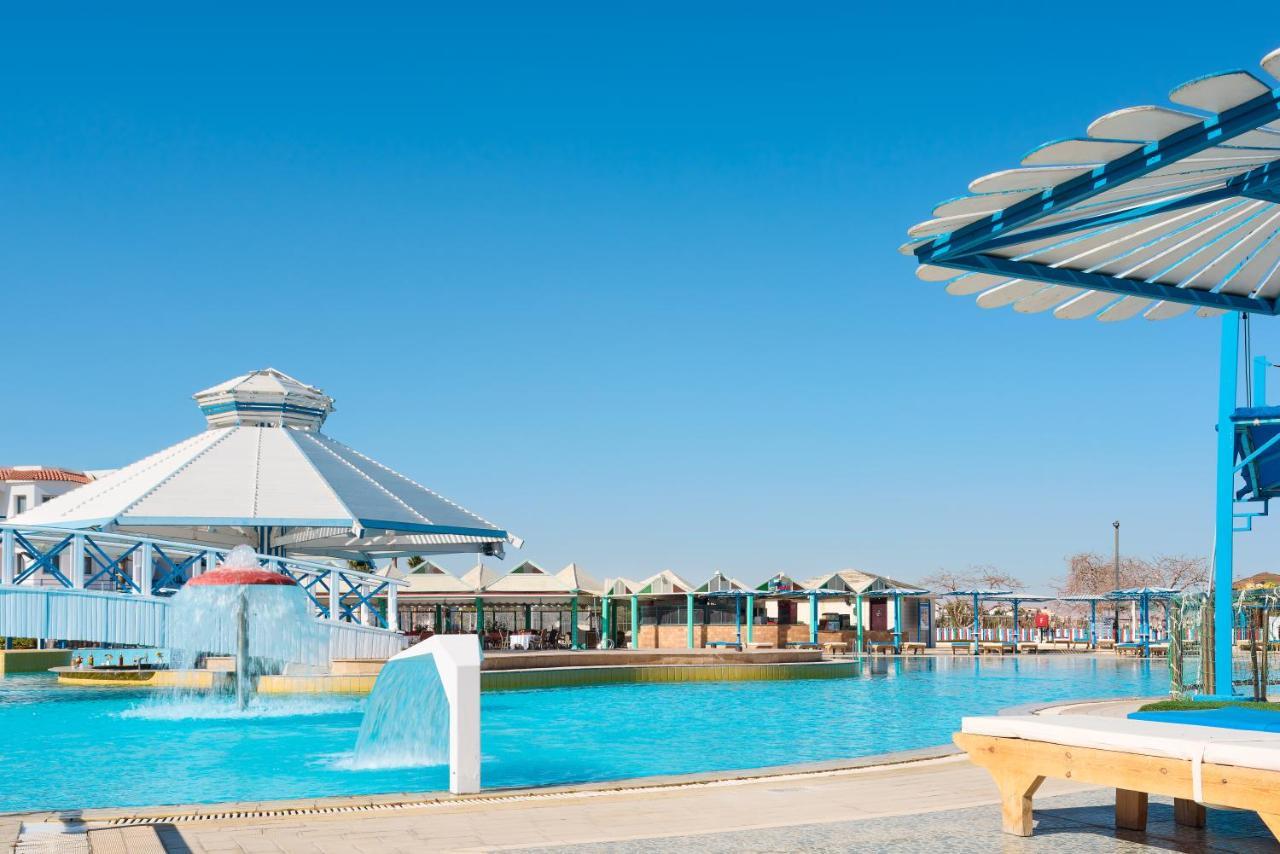 Dreams Beach Resort - Sharm El Sheikh Exteriör bild The resort's main pool